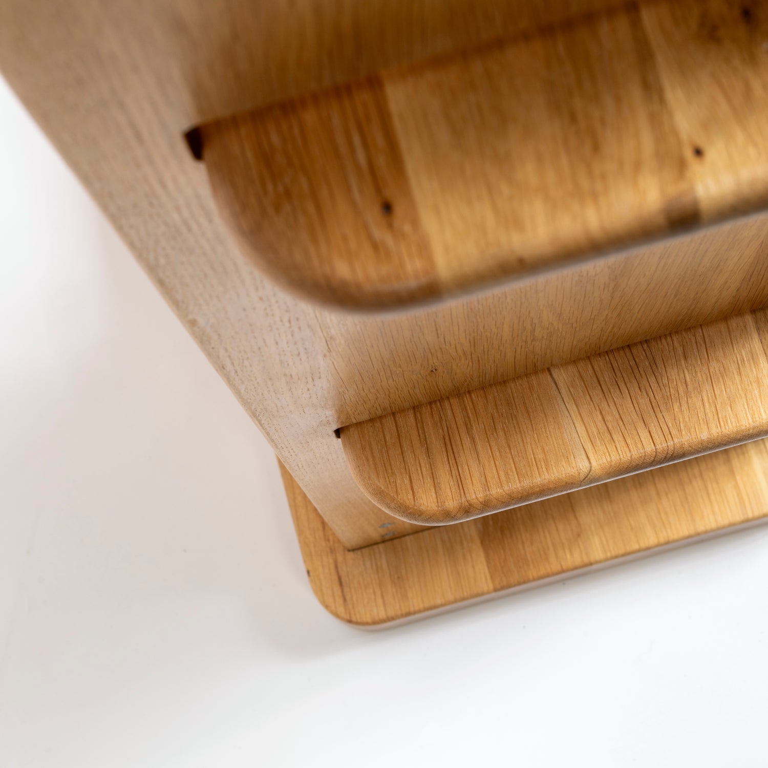 Oak bookcase detail detail dubové knihovny